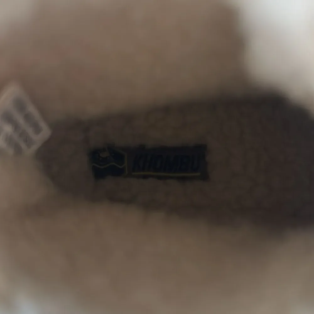 Khombu Daisy Women’s Size 6 Waterproof Faux Fur Lined Ankle Boots Tan/Black NWT